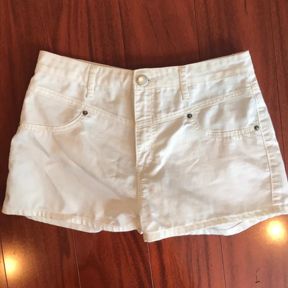 High- waisted white shorts